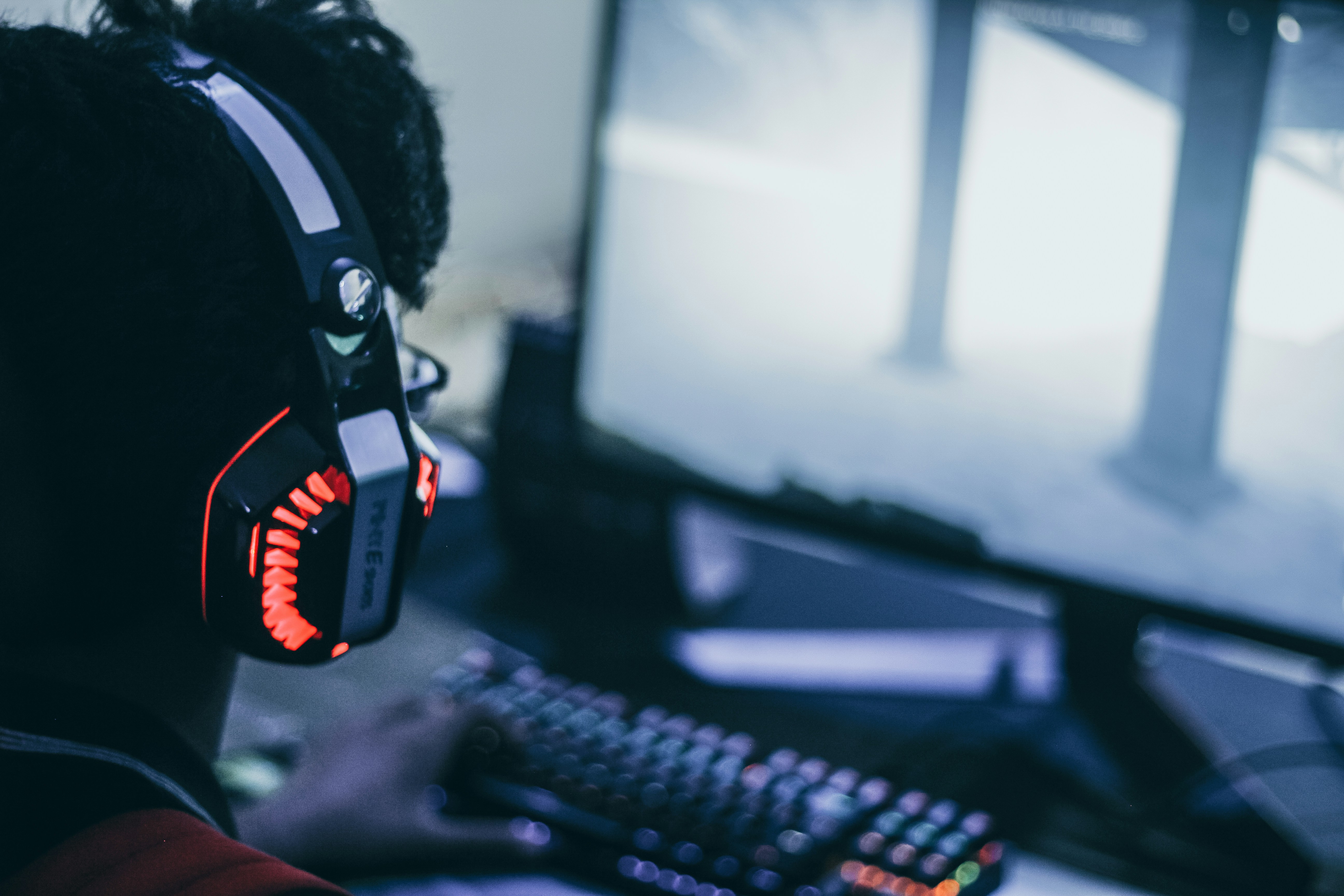 The Evolution of Gaming: From Arcades to Virtual Reality